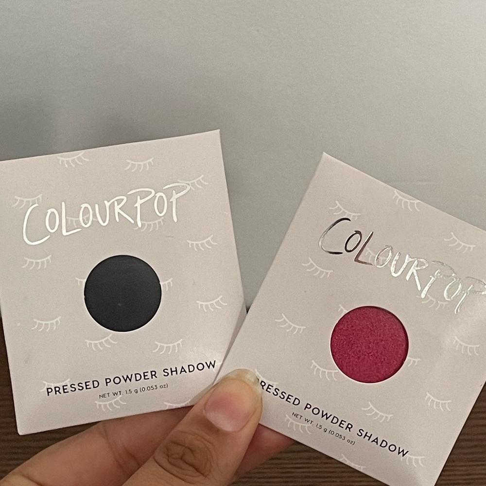 ⭐️ 2/$15 pressed powder eyeshadows